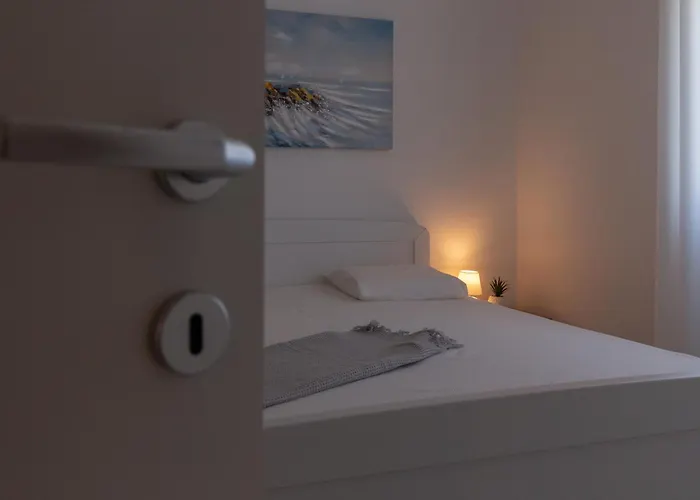 Sea Front Dani With Private Terrace And Private Garden - By Ta Leut Agency Apartment Privlaka (Zadar)