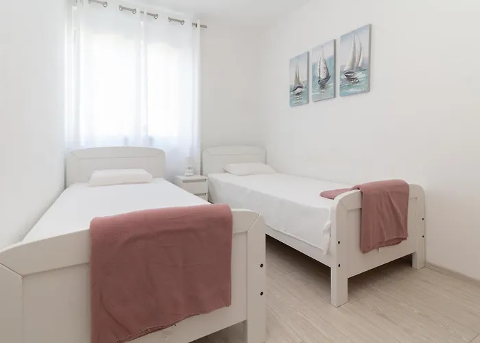 Sea Front Dani With Private Terrace And Private Garden - By Ta Leut Agency *