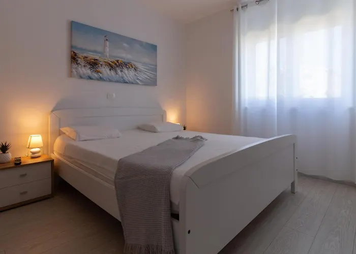 Sea Front Dani With Private Terrace And Private Garden - By Ta Leut Agency Apartment