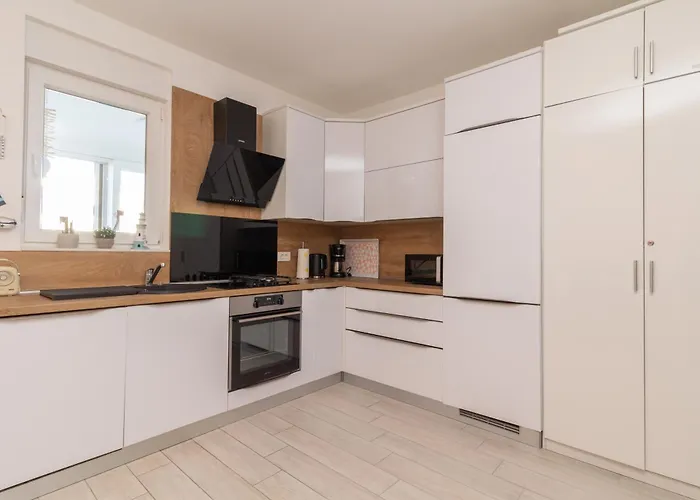 Apartment Sea Front Dani With Private Terrace And Private Garden - By Ta Leut Agency Privlaka (Zadar)