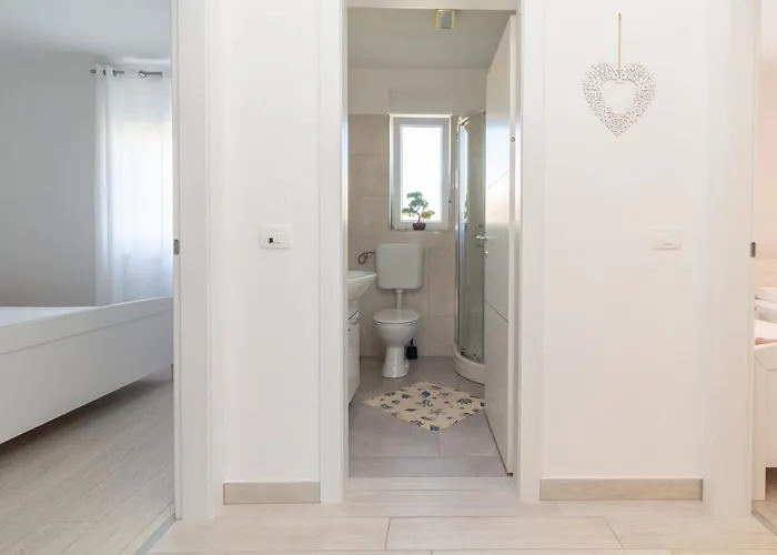 Sea Front Dani With Private Terrace And Private Garden - By Ta Leut Agency Privlaka (Zadar)