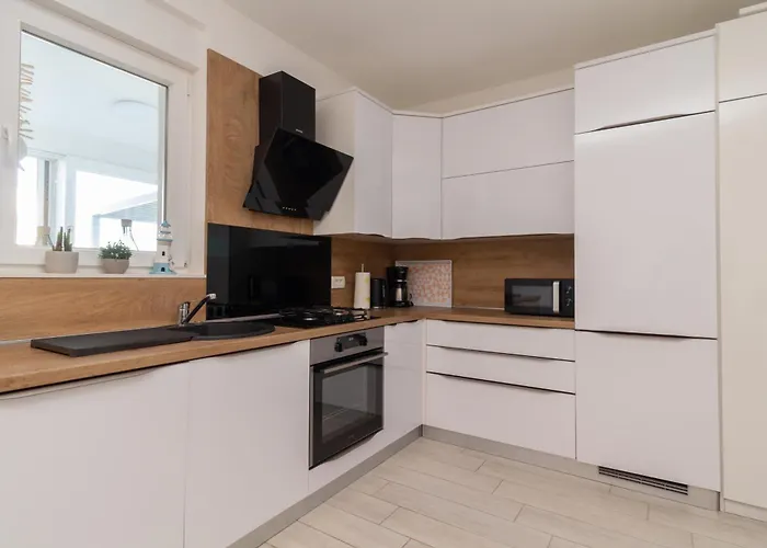 Sea Front Dani With Private Terrace And Private Garden - By Ta Leut Agency Apartment Privlaka (Zadar)