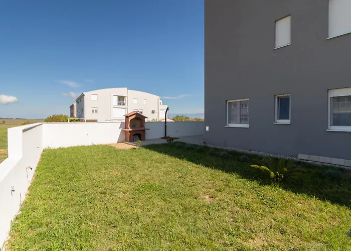 Sea Front Dani With Private Terrace And Private Garden - By Ta Leut Agency Apartment Privlaka (Zadar)