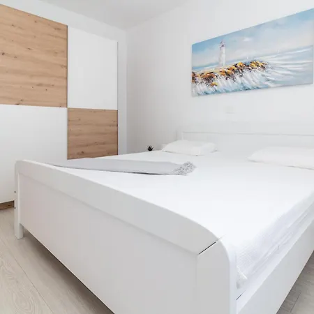 Sea Front Dani With Private Terrace And Private Garden - By Ta Leut Agency Apartment Privlaka (Zadar)