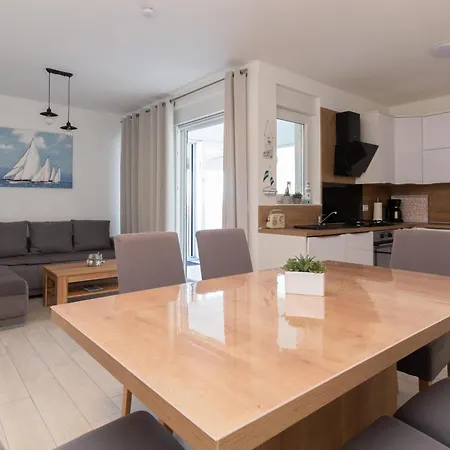 Sea Front Dani With Private Terrace And Private Garden - By Ta Leut Agency * Privlaka (Zadar)