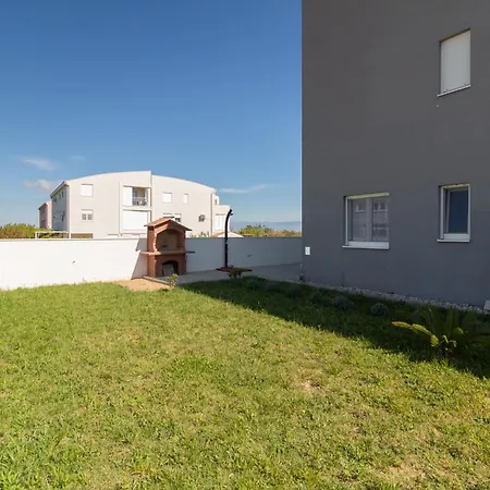 Sea Front Dani With Private Terrace And Private Garden - By Ta Leut Agency Apartment Privlaka (Zadar)