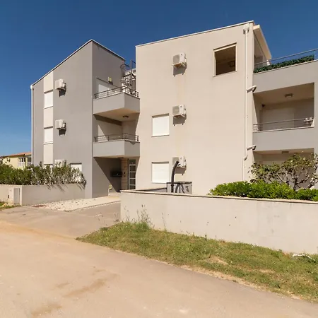 Sea Front Dani With Private Terrace And Private Garden - By Ta Leut Agency * Privlaka (Zadar)