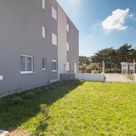 Lägenhet Sea Front Dani With Private Terrace And Private Garden - By Ta Leut Agency