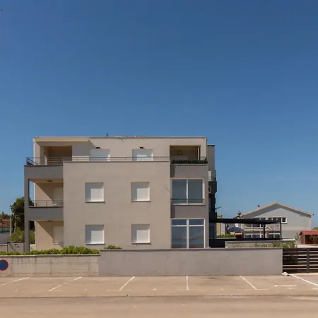Sea Front Dani With Private Terrace And Private Garden - By Ta Leut Agency Privlaka (Zadar)