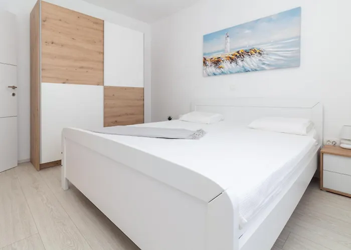 Sea Front Dani With Private Terrace And Private Garden - By Ta Leut Agency Daire Privlaka (Zadar)